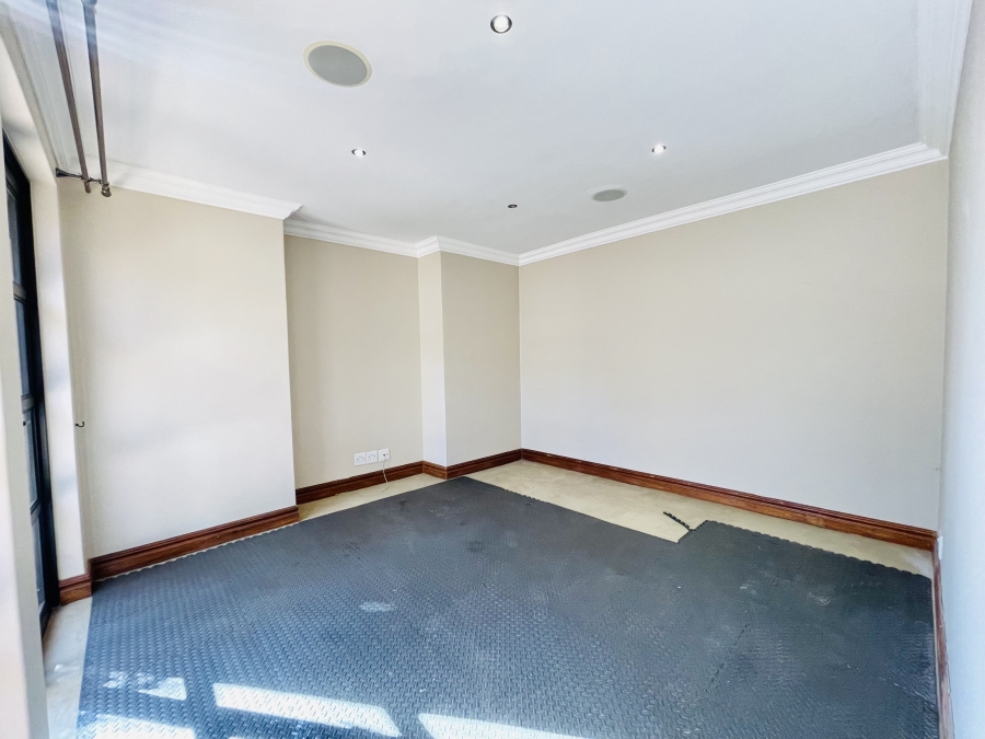 5 Bedroom Property for Sale in Serengeti Lifestyle Estate Gauteng