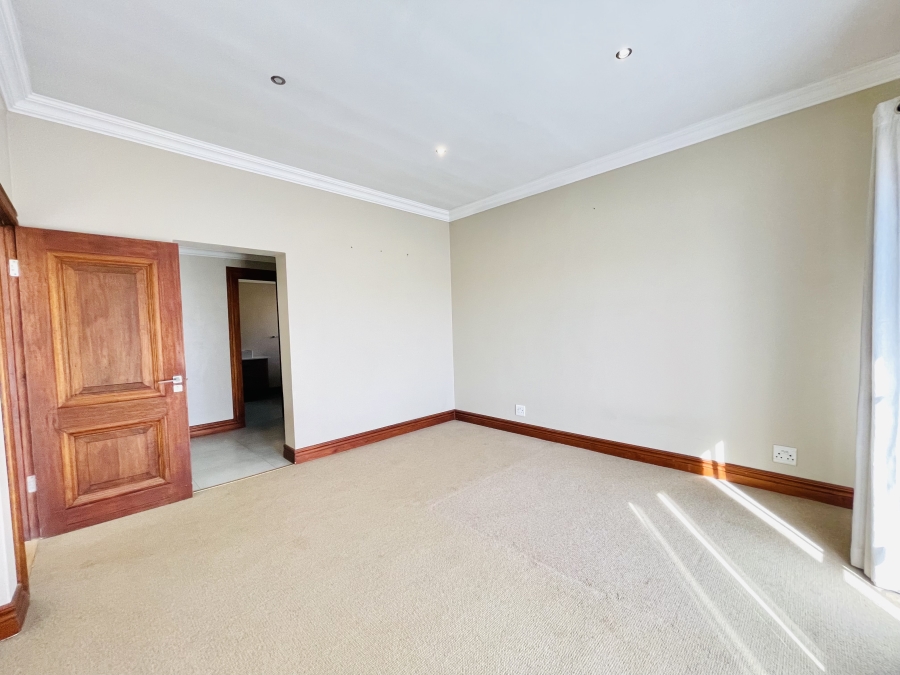 5 Bedroom Property for Sale in Serengeti Lifestyle Estate Gauteng