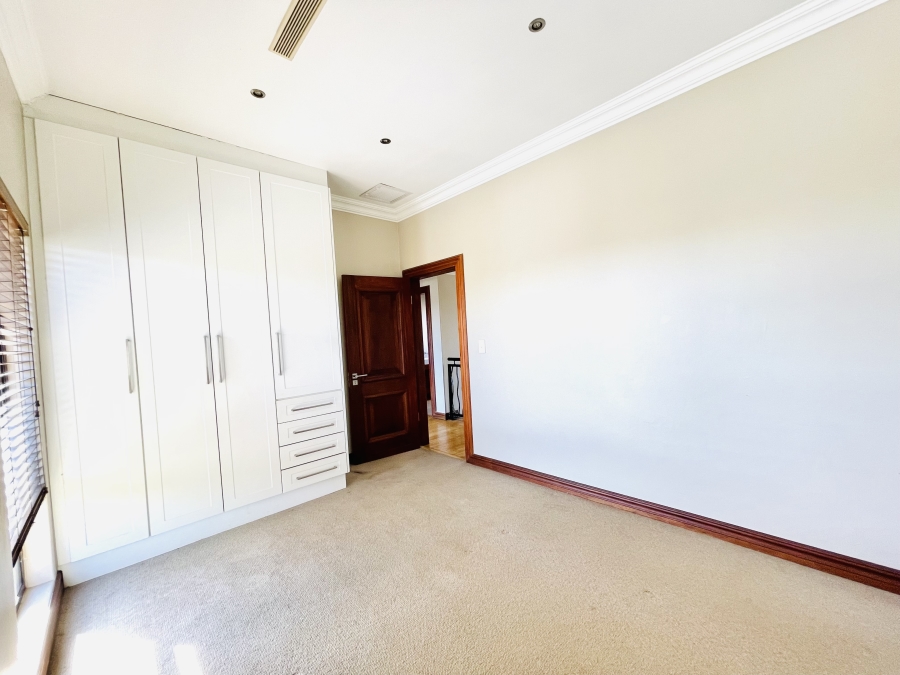 5 Bedroom Property for Sale in Serengeti Lifestyle Estate Gauteng