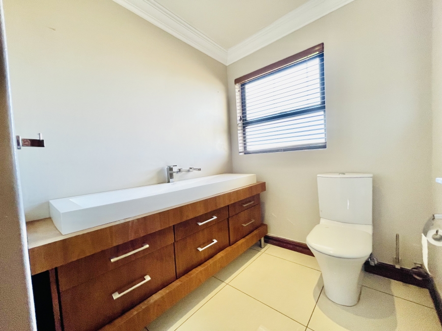 5 Bedroom Property for Sale in Serengeti Lifestyle Estate Gauteng
