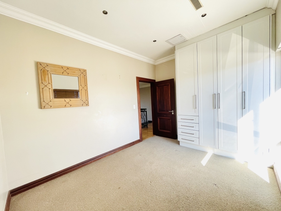 5 Bedroom Property for Sale in Serengeti Lifestyle Estate Gauteng