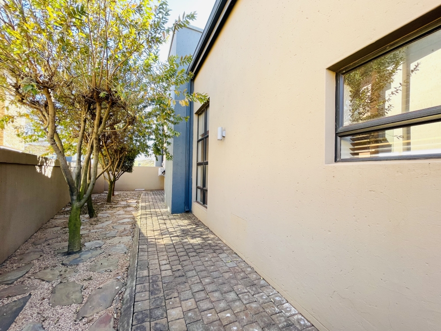 5 Bedroom Property for Sale in Serengeti Lifestyle Estate Gauteng
