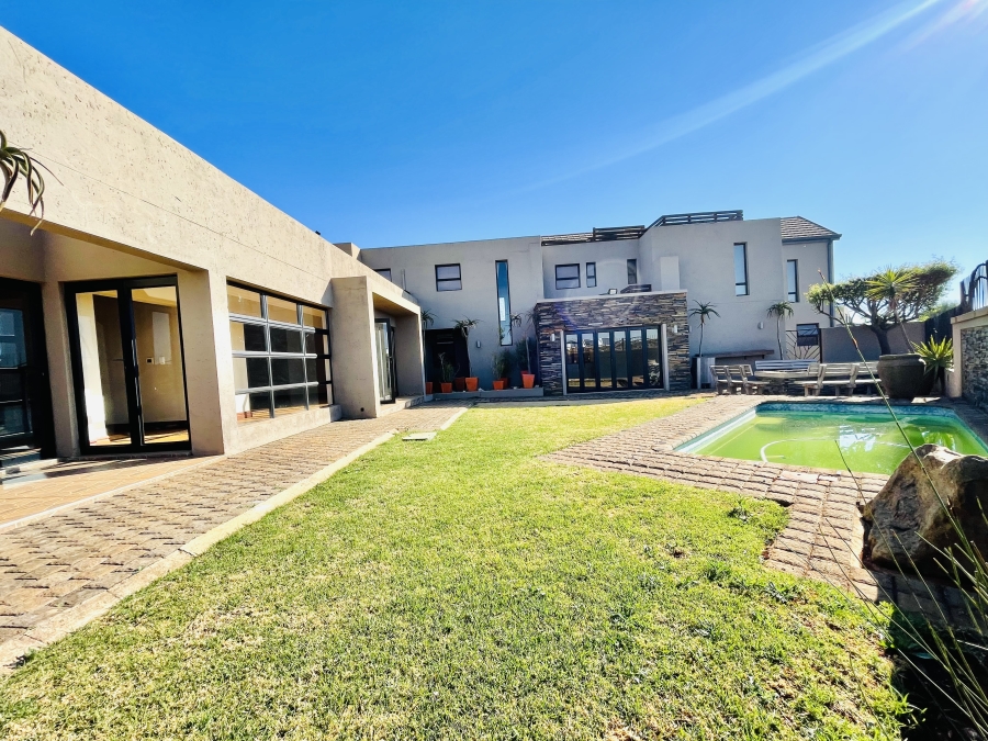 5 Bedroom Property for Sale in Serengeti Lifestyle Estate Gauteng