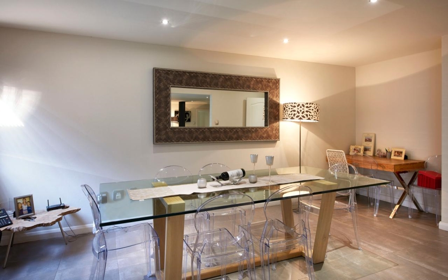 To Let 2 Bedroom Property for Rent in Sandown Gauteng