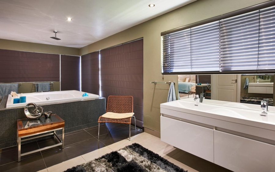 To Let 2 Bedroom Property for Rent in Sandown Gauteng