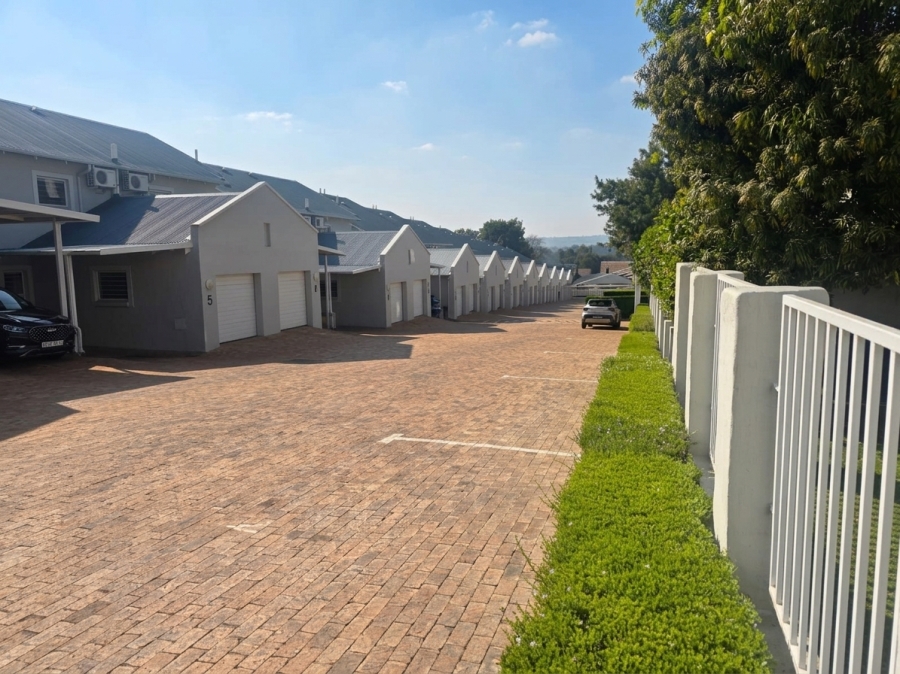 3 Bedroom Property for Sale in Petervale Gauteng