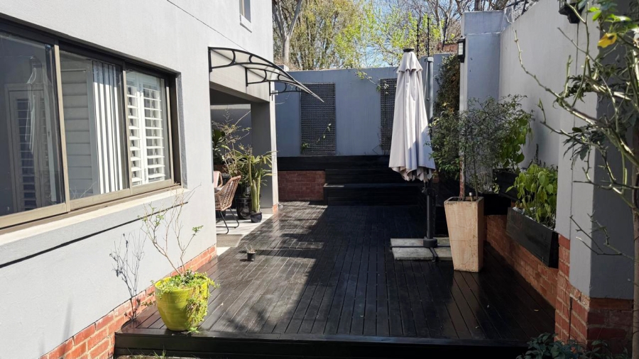To Let 4 Bedroom Property for Rent in Bryanston Gauteng
