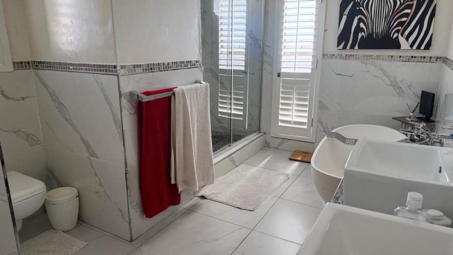 To Let 4 Bedroom Property for Rent in Bryanston Gauteng