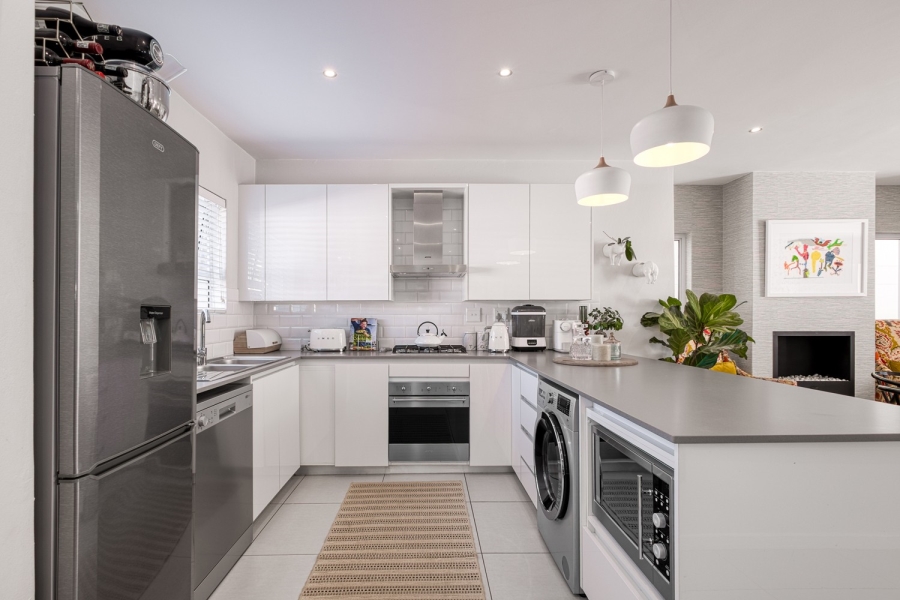 To Let 3 Bedroom Property for Rent in Linden Gauteng