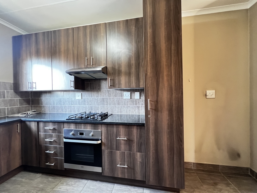 To Let 4 Bedroom Property for Rent in Noordwyk Gauteng