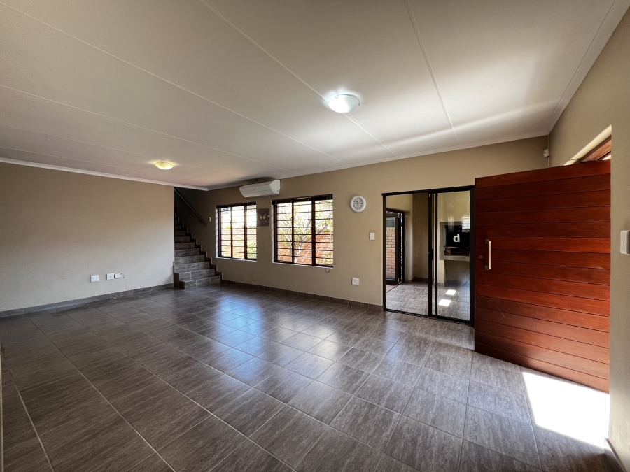 To Let 4 Bedroom Property for Rent in Noordwyk Gauteng
