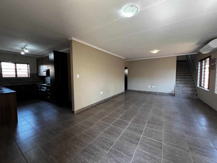 To Let 4 Bedroom Property for Rent in Noordwyk Gauteng
