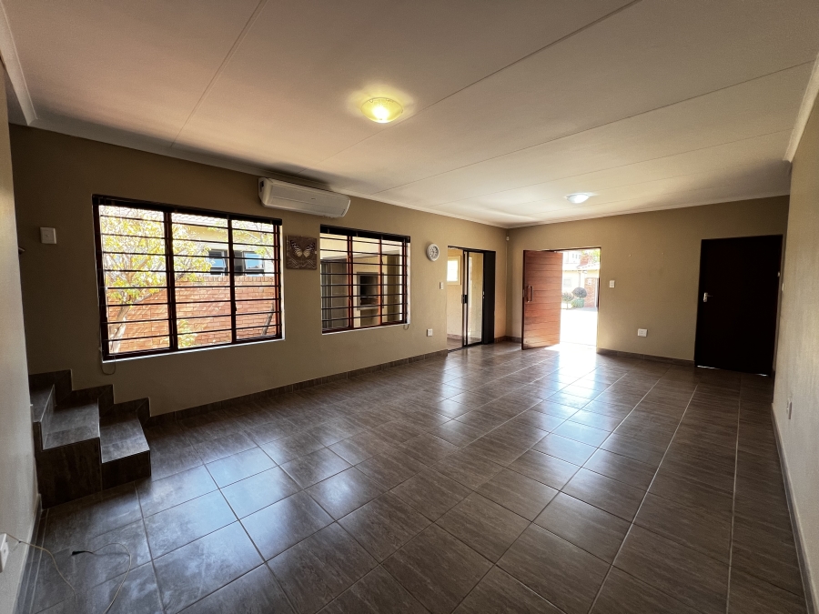 To Let 4 Bedroom Property for Rent in Noordwyk Gauteng