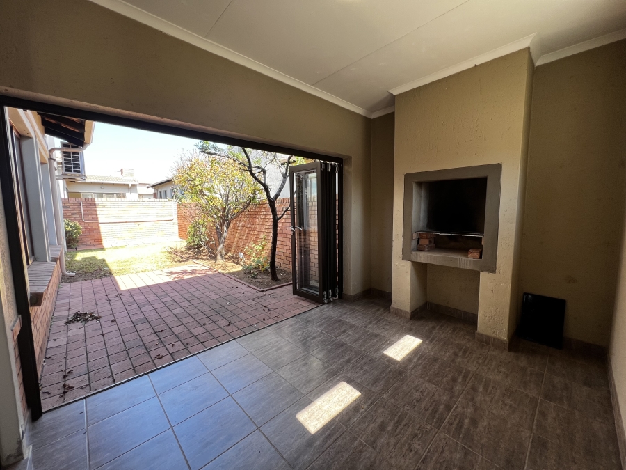 To Let 4 Bedroom Property for Rent in Noordwyk Gauteng
