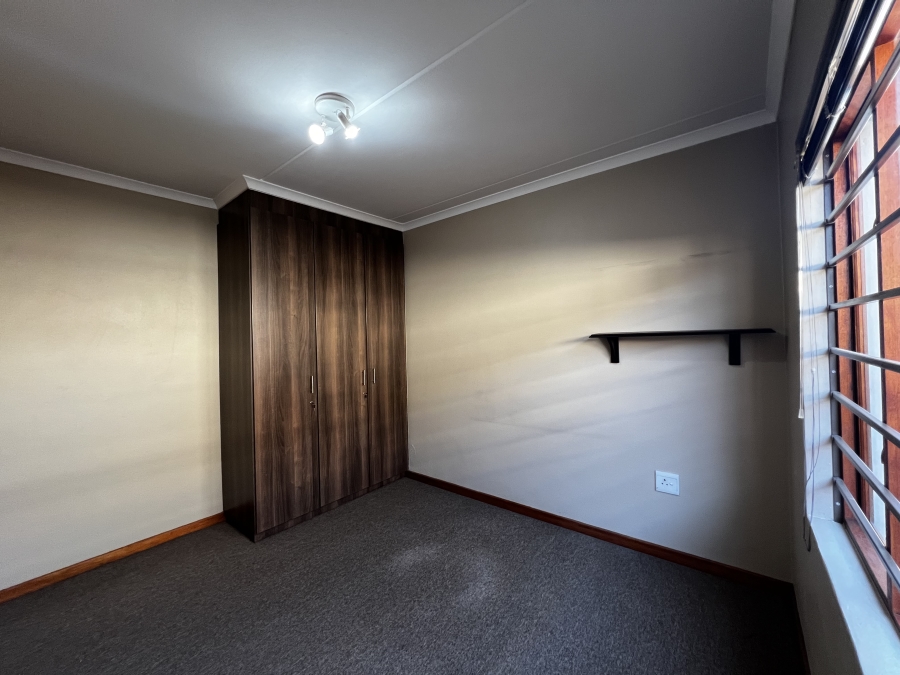To Let 4 Bedroom Property for Rent in Noordwyk Gauteng