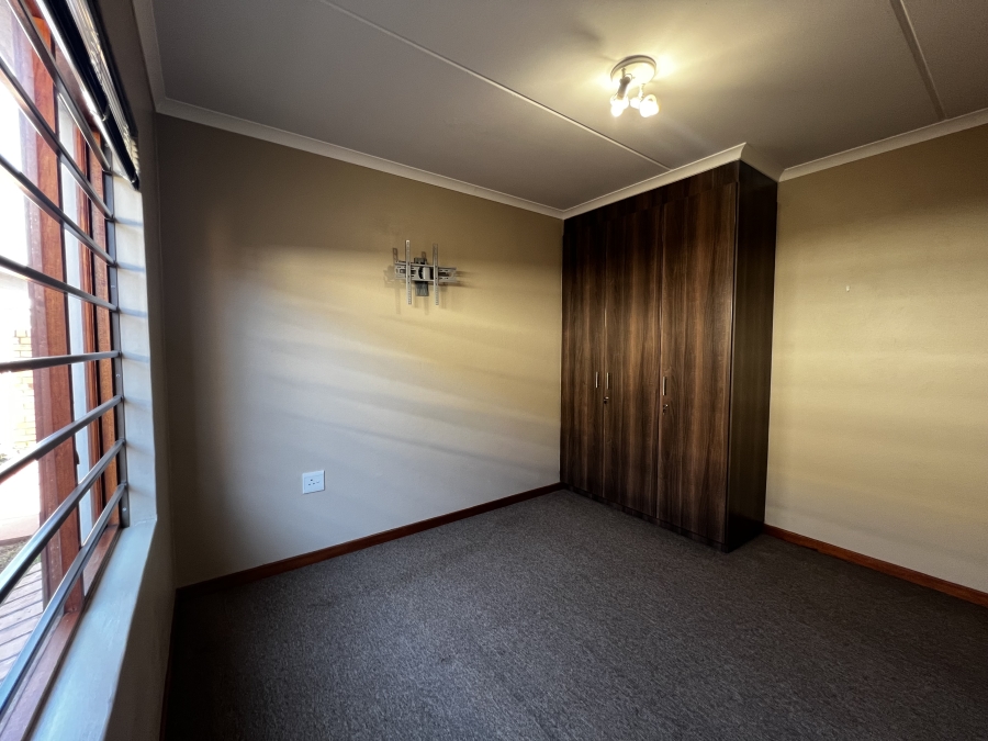 To Let 4 Bedroom Property for Rent in Noordwyk Gauteng