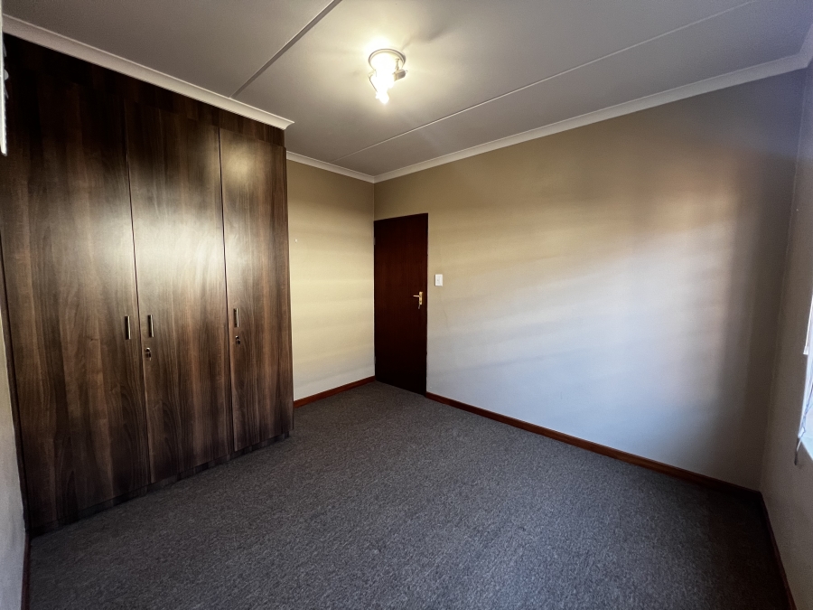 To Let 4 Bedroom Property for Rent in Noordwyk Gauteng