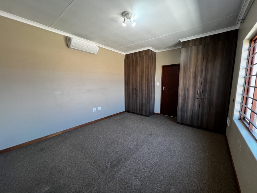 To Let 4 Bedroom Property for Rent in Noordwyk Gauteng