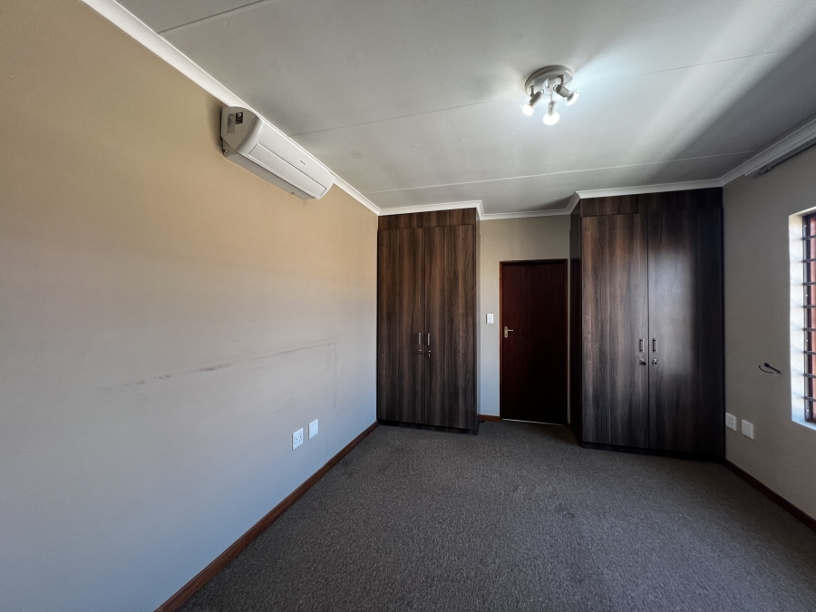 To Let 4 Bedroom Property for Rent in Noordwyk Gauteng