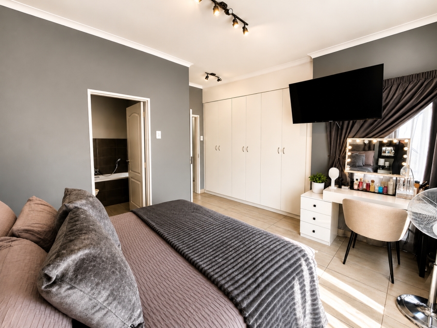 1 Bedroom Property for Sale in Silvamonte Gauteng