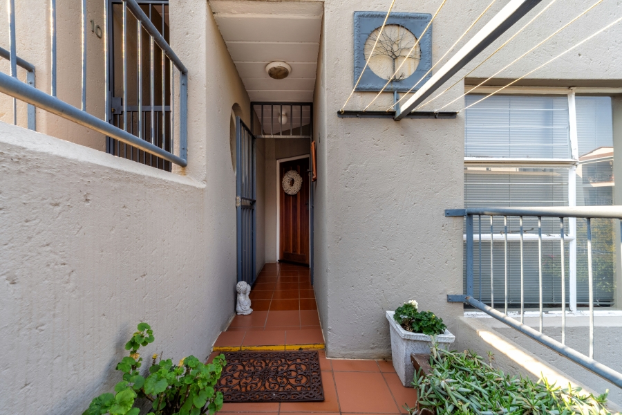2 Bedroom Property for Sale in Constantia Kloof Gauteng