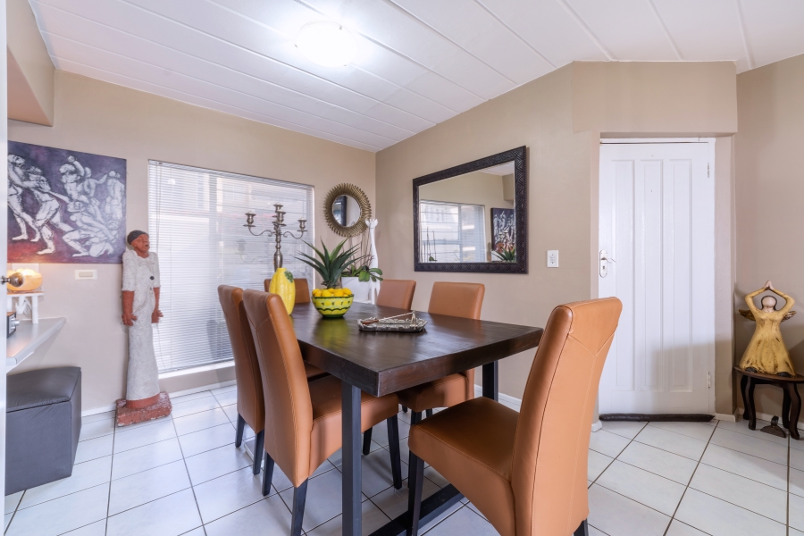 2 Bedroom Property for Sale in Constantia Kloof Gauteng