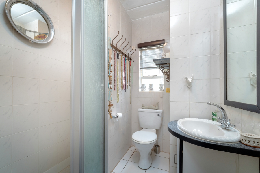 2 Bedroom Property for Sale in Constantia Kloof Gauteng