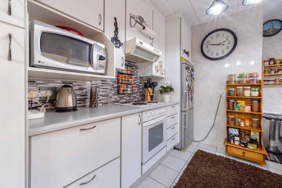 2 Bedroom Property for Sale in Constantia Kloof Gauteng
