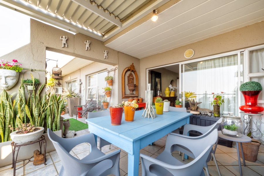 2 Bedroom Property for Sale in Constantia Kloof Gauteng