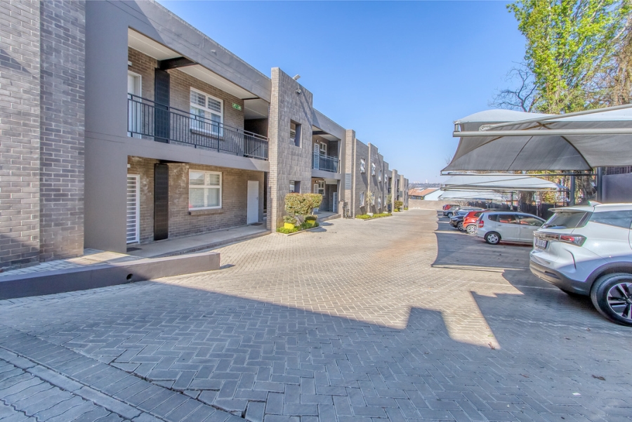 2 Bedroom Property for Sale in Linden Gauteng