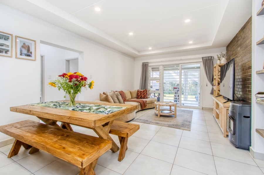 2 Bedroom Property for Sale in Linden Gauteng