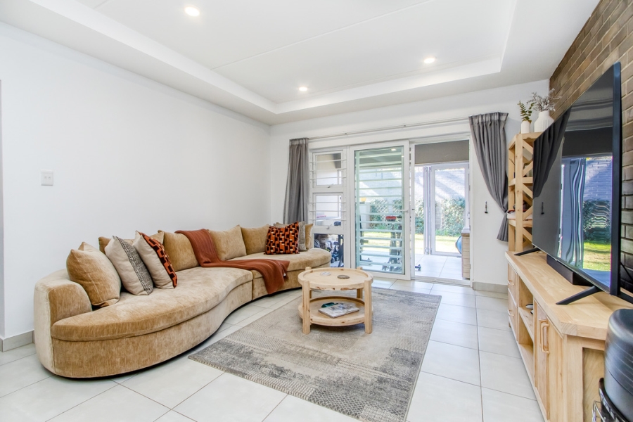 2 Bedroom Property for Sale in Linden Gauteng