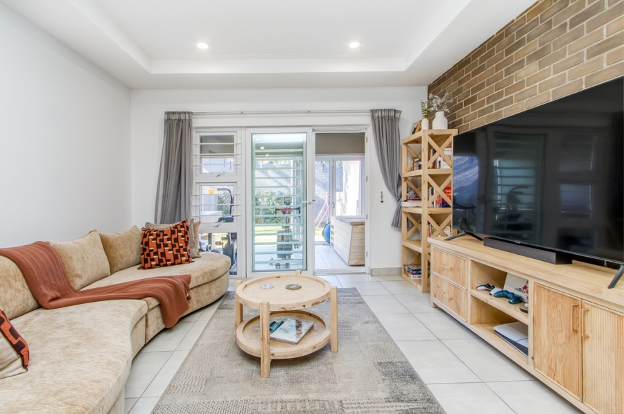 2 Bedroom Property for Sale in Linden Gauteng