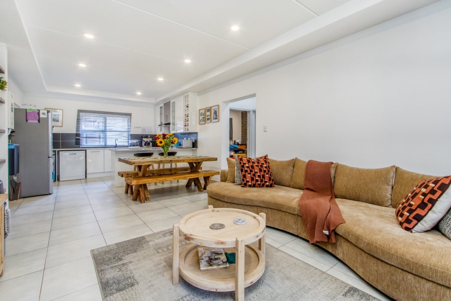 2 Bedroom Property for Sale in Linden Gauteng