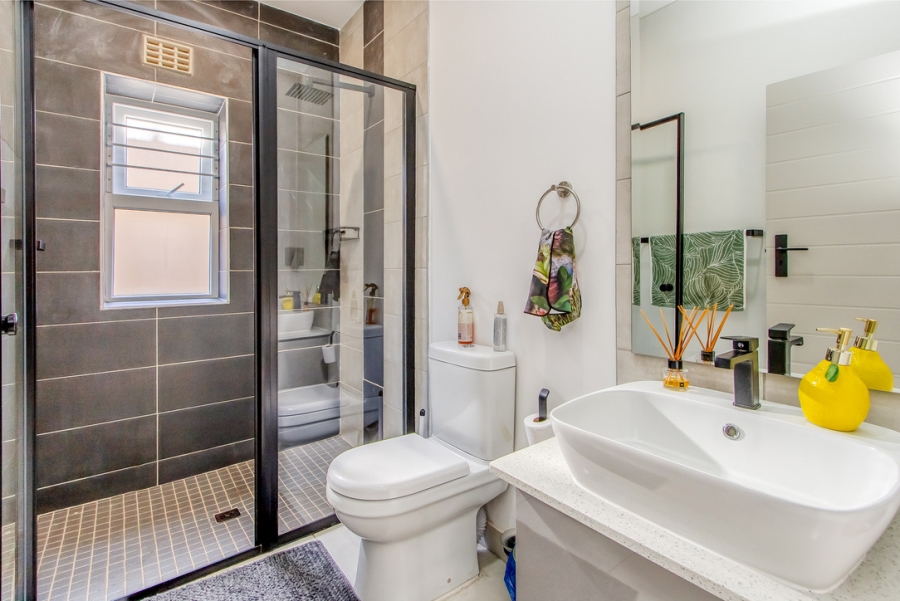 2 Bedroom Property for Sale in Linden Gauteng