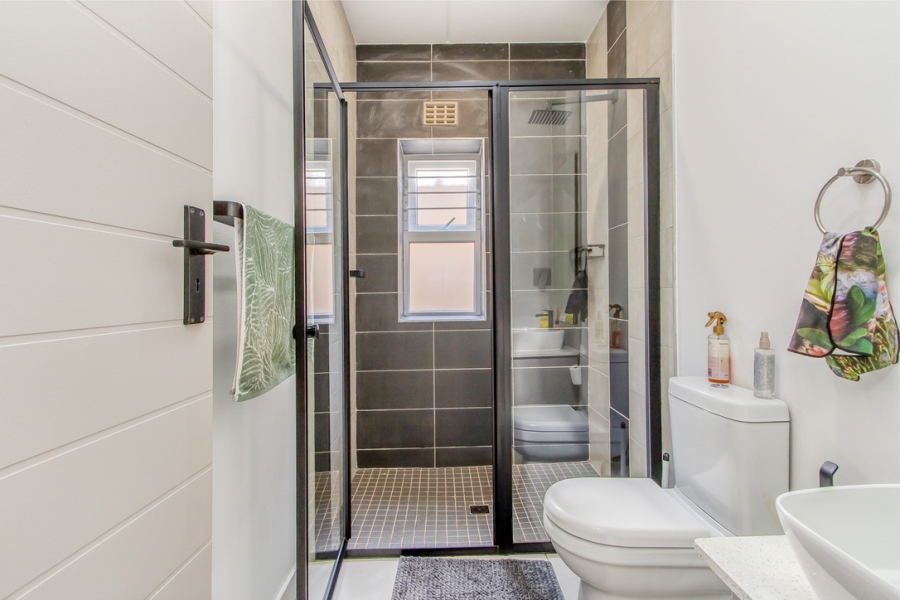 2 Bedroom Property for Sale in Linden Gauteng