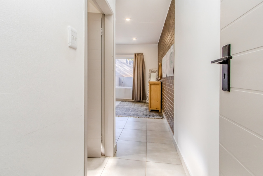 2 Bedroom Property for Sale in Linden Gauteng