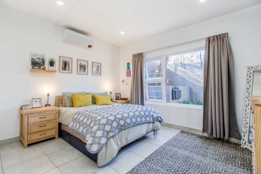 2 Bedroom Property for Sale in Linden Gauteng