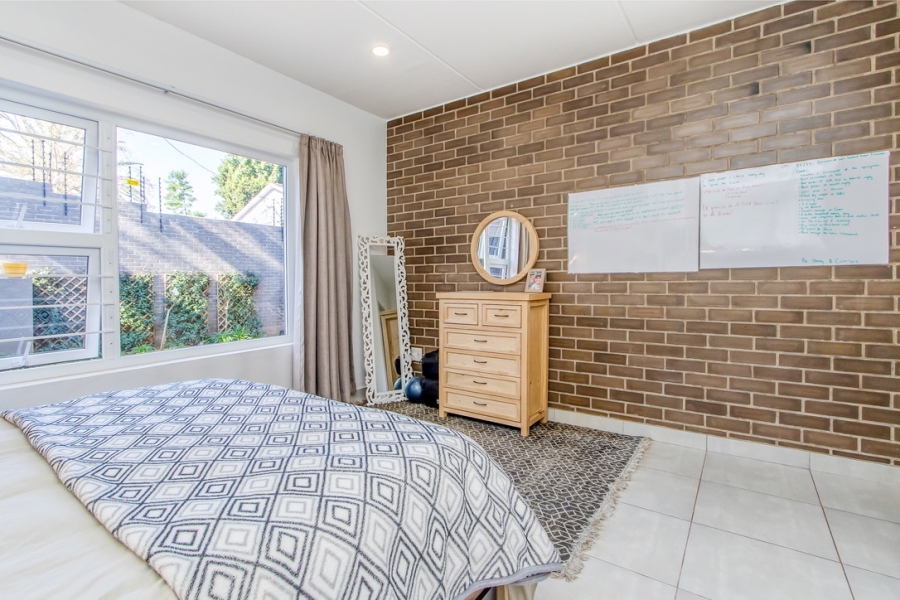 2 Bedroom Property for Sale in Linden Gauteng