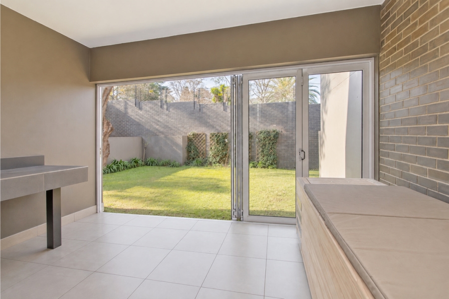 2 Bedroom Property for Sale in Linden Gauteng