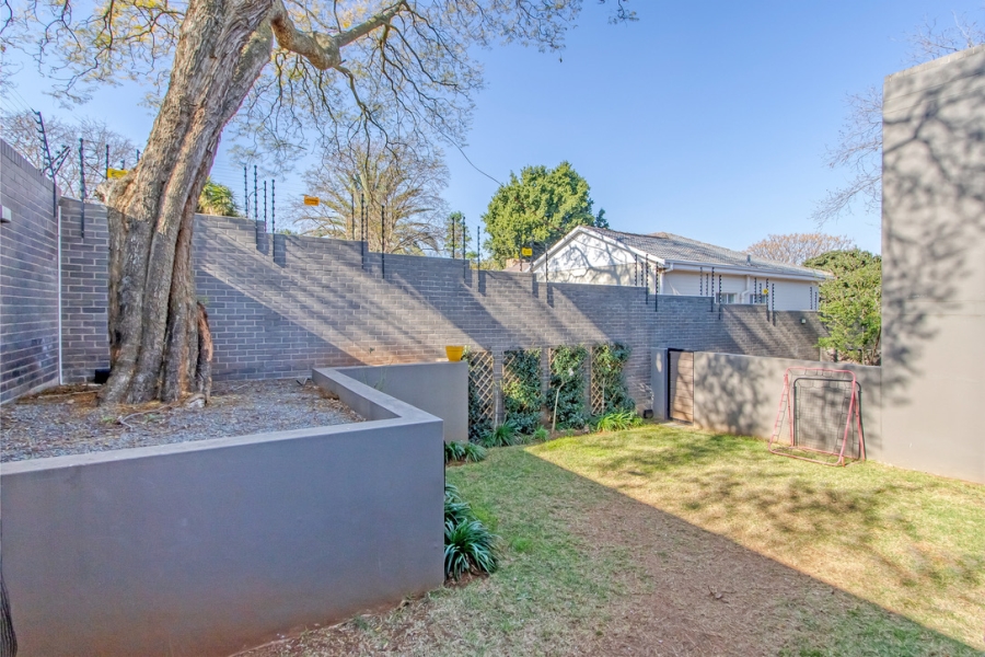 2 Bedroom Property for Sale in Linden Gauteng