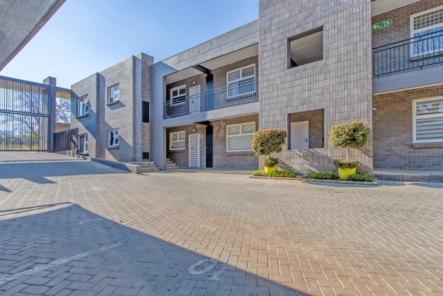 2 Bedroom Property for Sale in Linden Gauteng