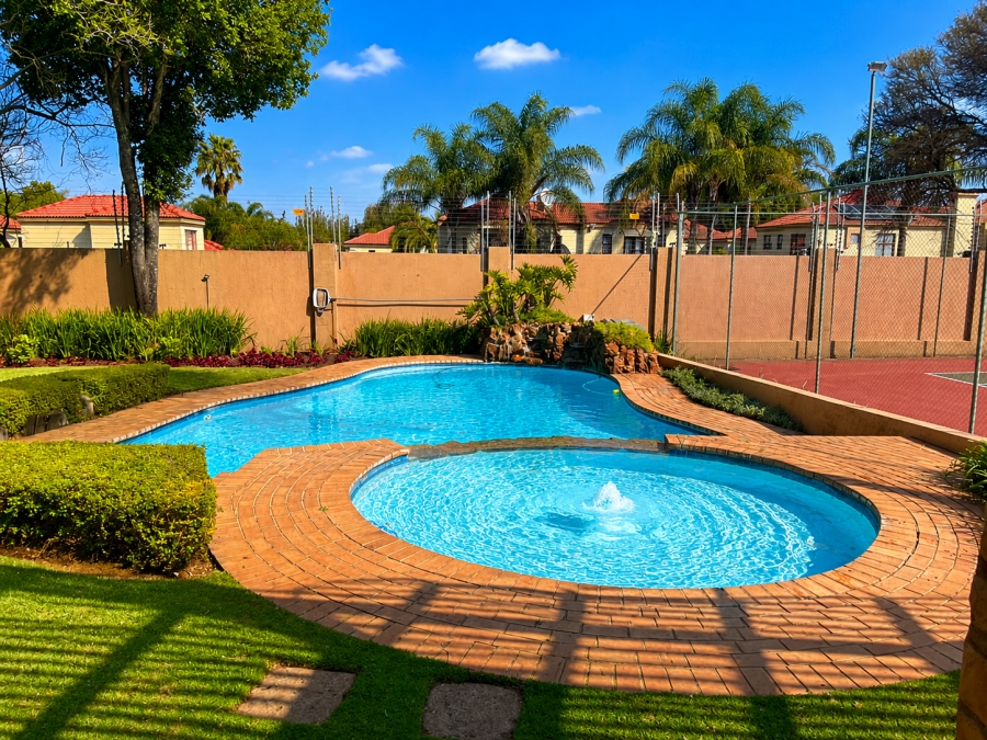1 Bedroom Property for Sale in Sunninghill Gauteng