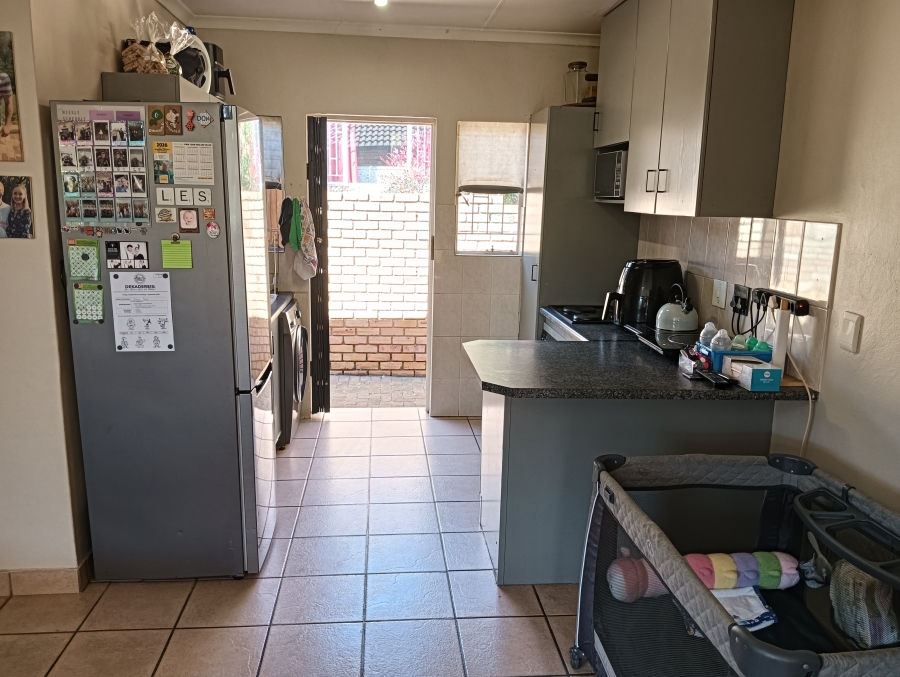 3 Bedroom Property for Sale in Honeydew Ridge Gauteng