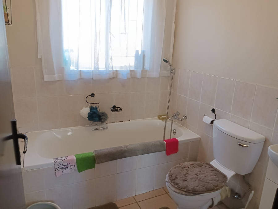 3 Bedroom Property for Sale in Honeydew Ridge Gauteng