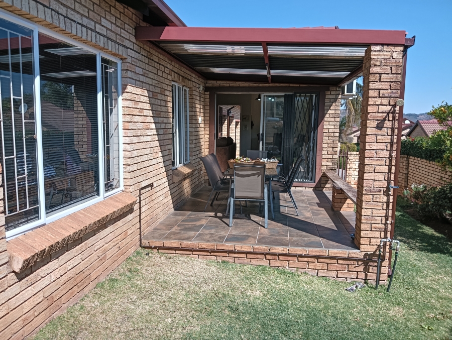 3 Bedroom Property for Sale in Honeydew Ridge Gauteng