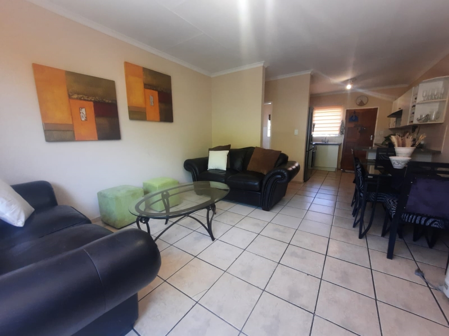 To Let 2 Bedroom Property for Rent in Little Falls Gauteng