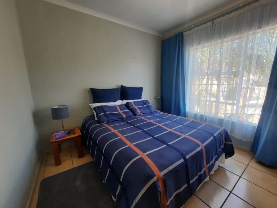 To Let 2 Bedroom Property for Rent in Little Falls Gauteng
