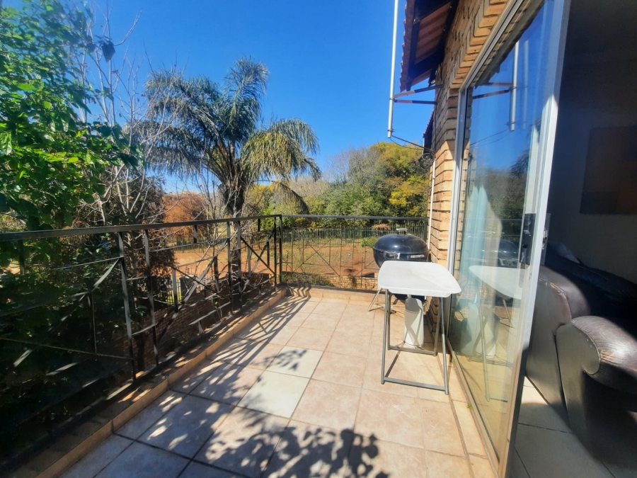 To Let 2 Bedroom Property for Rent in Little Falls Gauteng