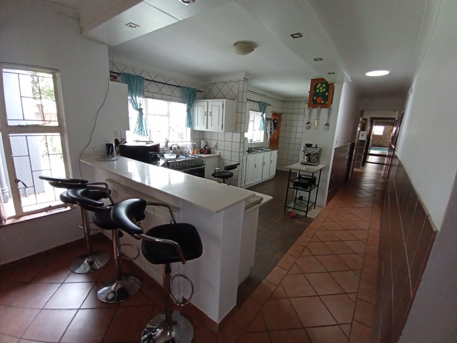 6 Bedroom Property for Sale in Tileba Gauteng